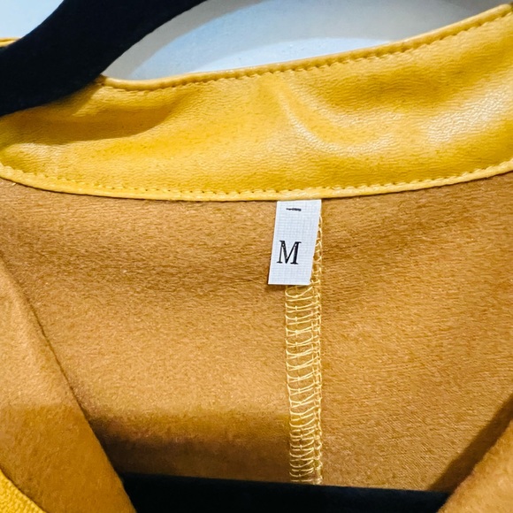 Medium size yellow leather jacket. - Picture 3 of 4